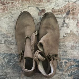Free people booties, sz 38